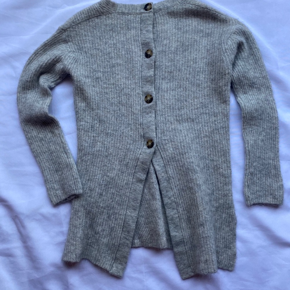 Point Sur Button Back Sweater - Picture 4 of 5